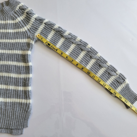 Gray and White Striped Long Braided Sleeve Sweater. - Picture 8 of 10